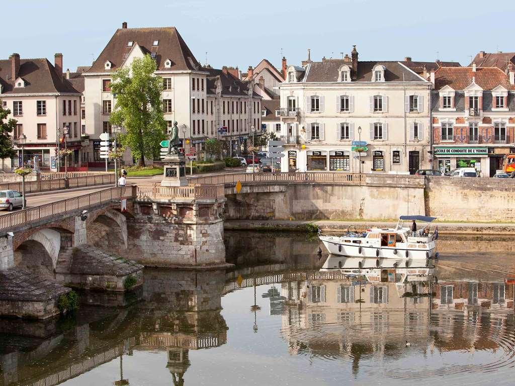 Отель Ibis Auxerre Sud Venoy Экстерьер фото