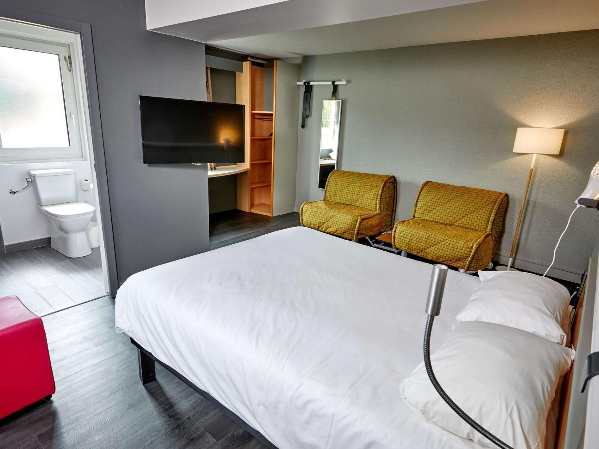 Отель Ibis Auxerre Sud Venoy Экстерьер фото