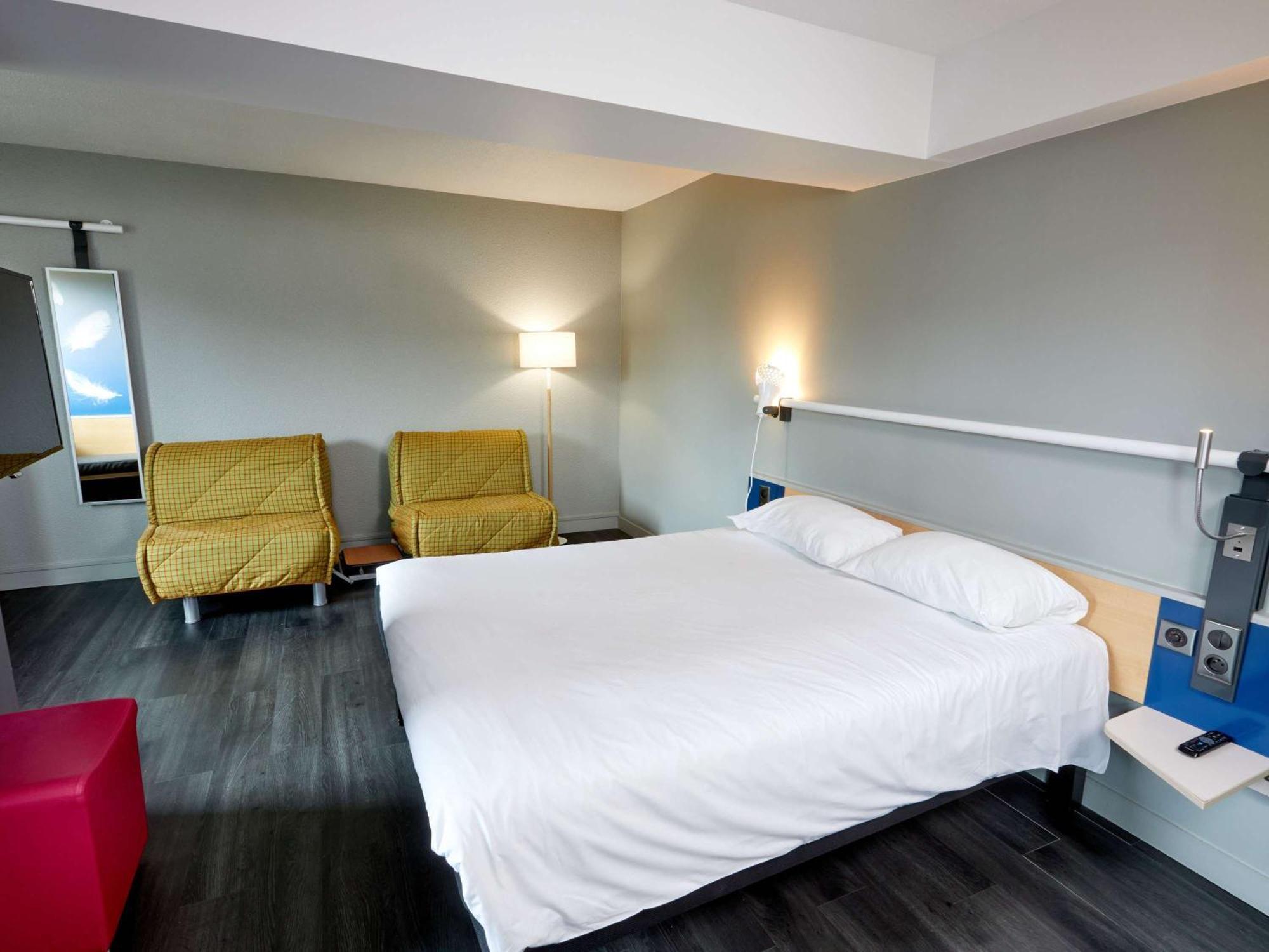 Отель Ibis Auxerre Sud Venoy Экстерьер фото