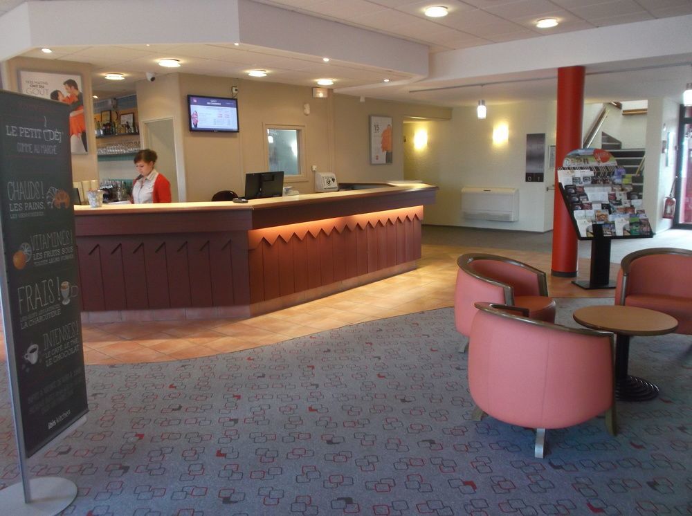 Отель Ibis Auxerre Sud Venoy Экстерьер фото