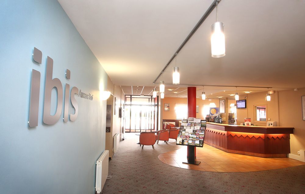 Отель Ibis Auxerre Sud Venoy Экстерьер фото