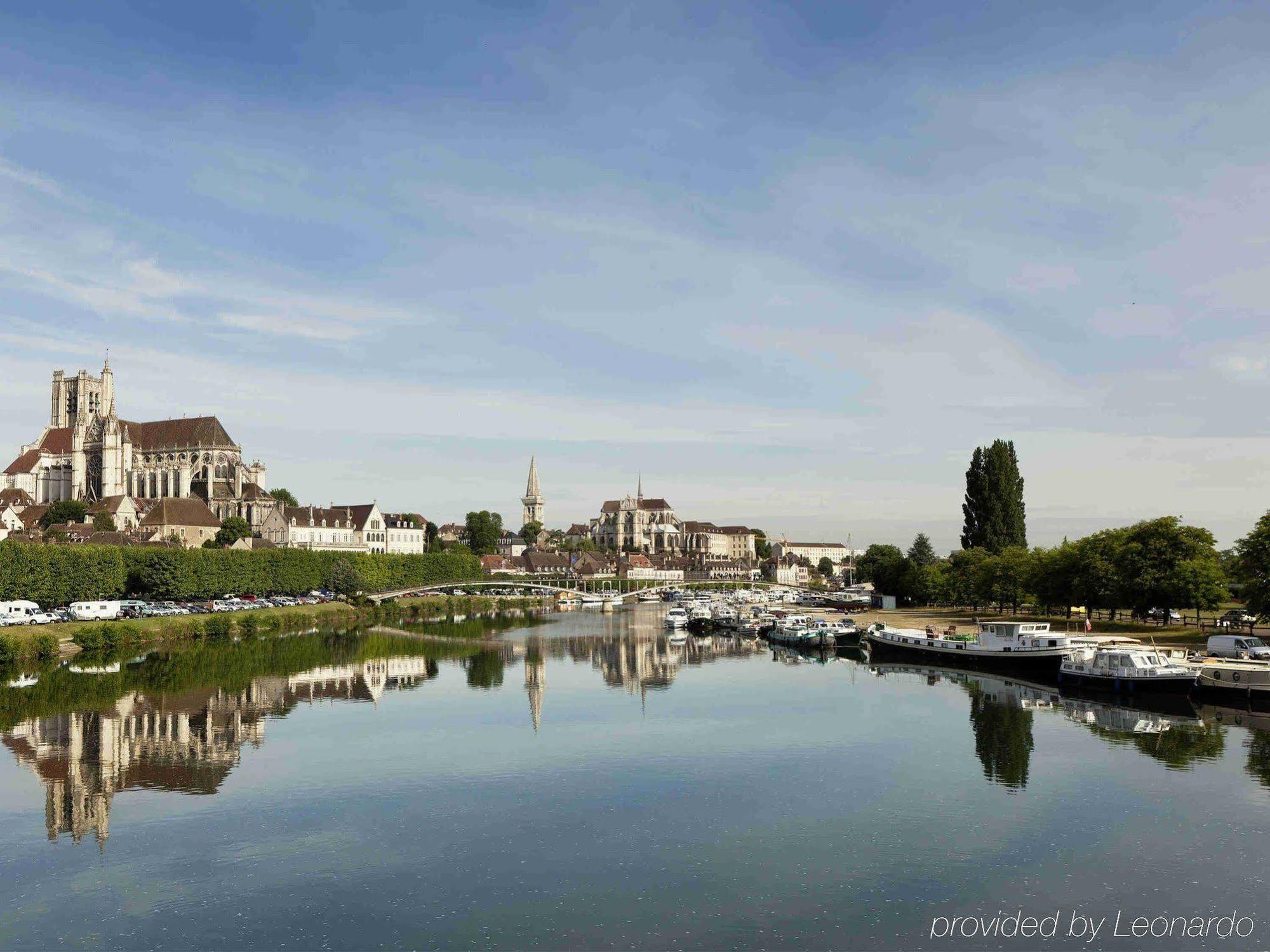 Отель Ibis Auxerre Sud Venoy Экстерьер фото