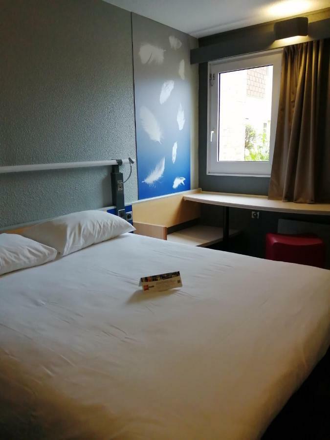Отель Ibis Auxerre Sud Venoy Экстерьер фото